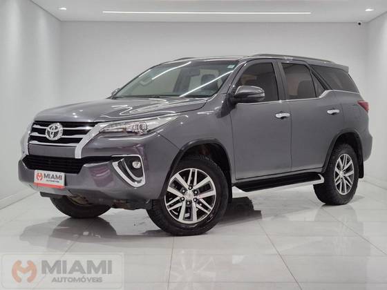 TOYOTA HILUX SW4 2.8 SRX 4X4 16V TURBO INTERCOOLER DIESEL 4P AUTOMÁTICO